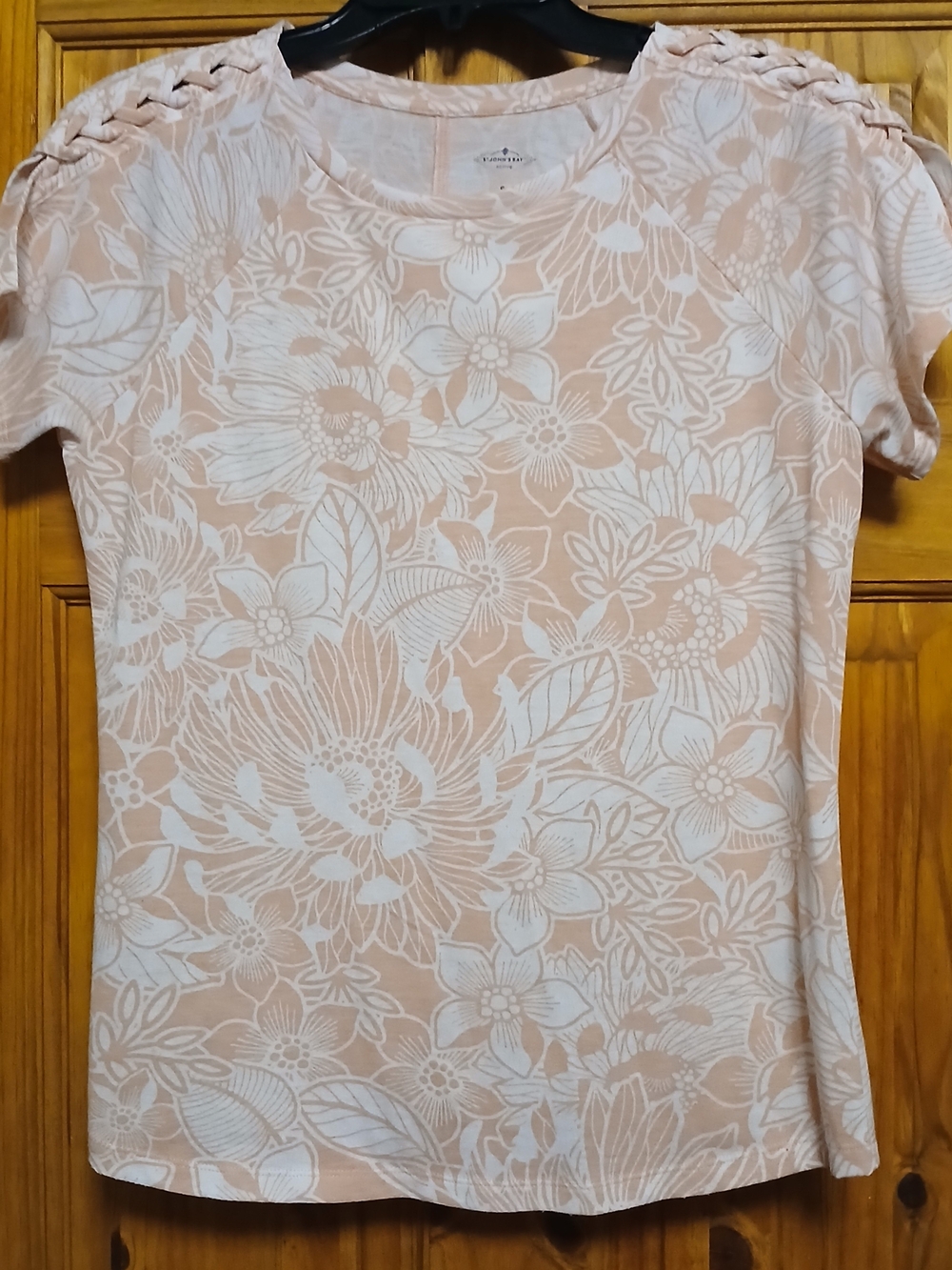 St. John’s Bay Peach and White Floral Short Sleeve Top